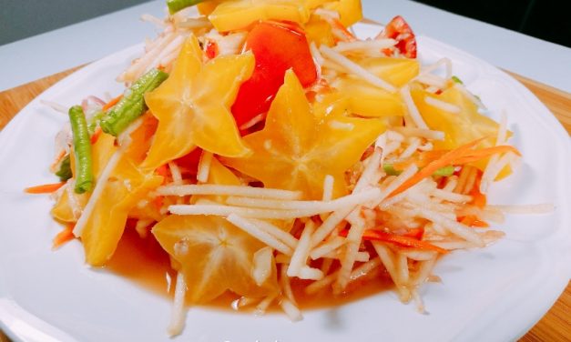 สลัดแอบเปิ้ล-มะเฟือง (ส้มตำ)